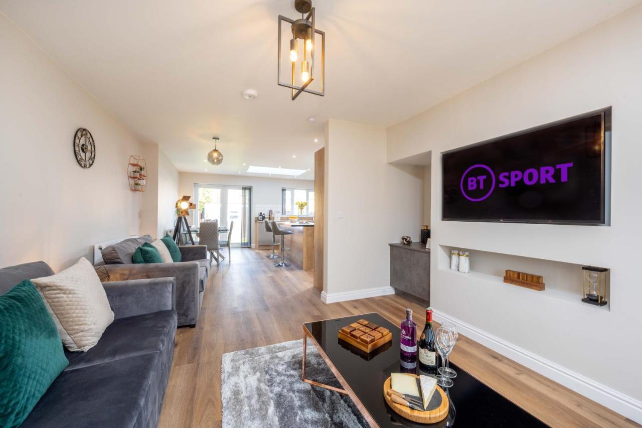 The Oaklands - Luxury Spacious 6-Bed, Near Solihull, Birmingham City, Jlr, Nec, Airport, Resorts World, Hs2 ภายนอก รูปภาพ