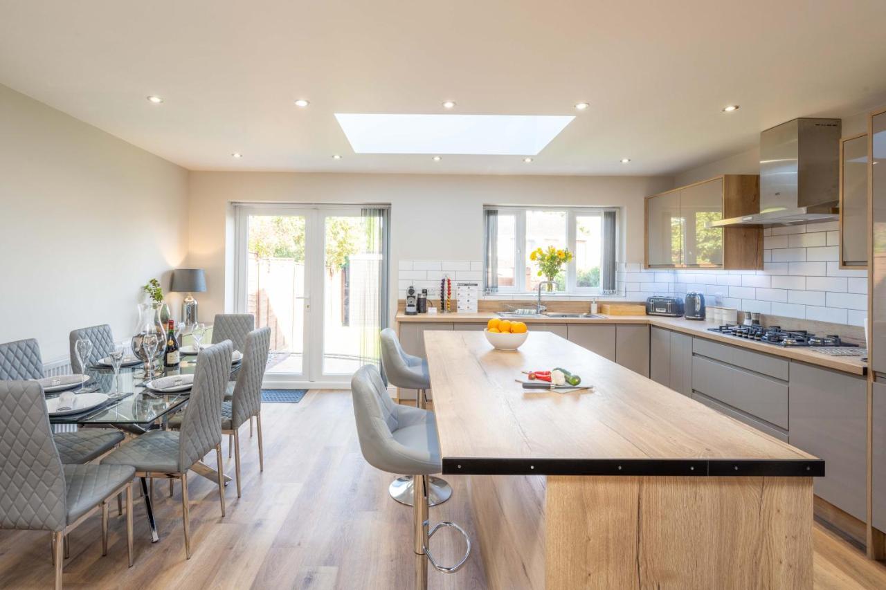 The Oaklands - Luxury Spacious 6-Bed, Near Solihull, Birmingham City, Jlr, Nec, Airport, Resorts World, Hs2 ภายนอก รูปภาพ