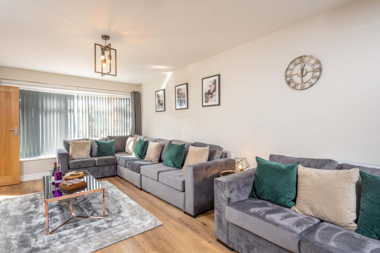 The Oaklands - Luxury Spacious 6-Bed, Near Solihull, Birmingham City, Jlr, Nec, Airport, Resorts World, Hs2 ภายนอก รูปภาพ