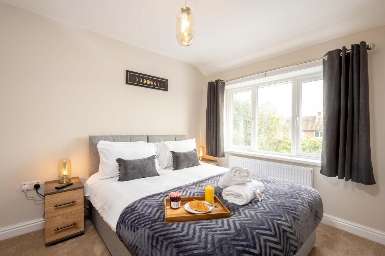 The Oaklands - Luxury Spacious 6-Bed, Near Solihull, Birmingham City, Jlr, Nec, Airport, Resorts World, Hs2 ภายนอก รูปภาพ
