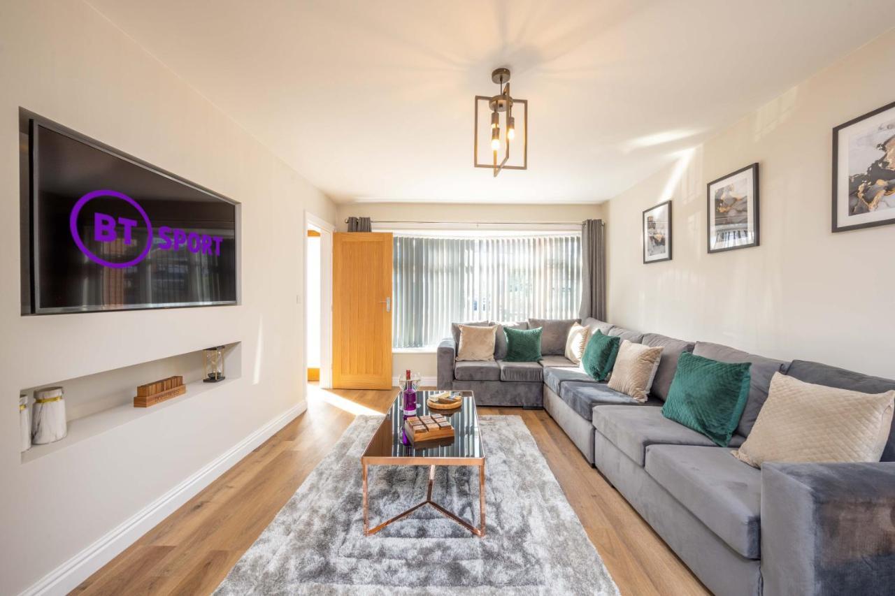 The Oaklands - Luxury Spacious 6-Bed, Near Solihull, Birmingham City, Jlr, Nec, Airport, Resorts World, Hs2 ภายนอก รูปภาพ