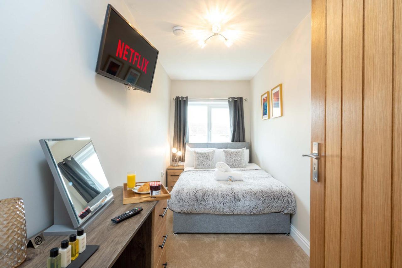The Oaklands - Luxury Spacious 6-Bed, Near Solihull, Birmingham City, Jlr, Nec, Airport, Resorts World, Hs2 ภายนอก รูปภาพ