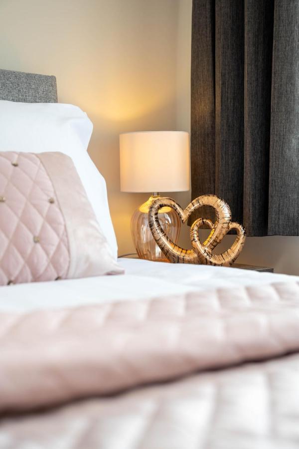 The Oaklands - Luxury Spacious 6-Bed, Near Solihull, Birmingham City, Jlr, Nec, Airport, Resorts World, Hs2 ภายนอก รูปภาพ