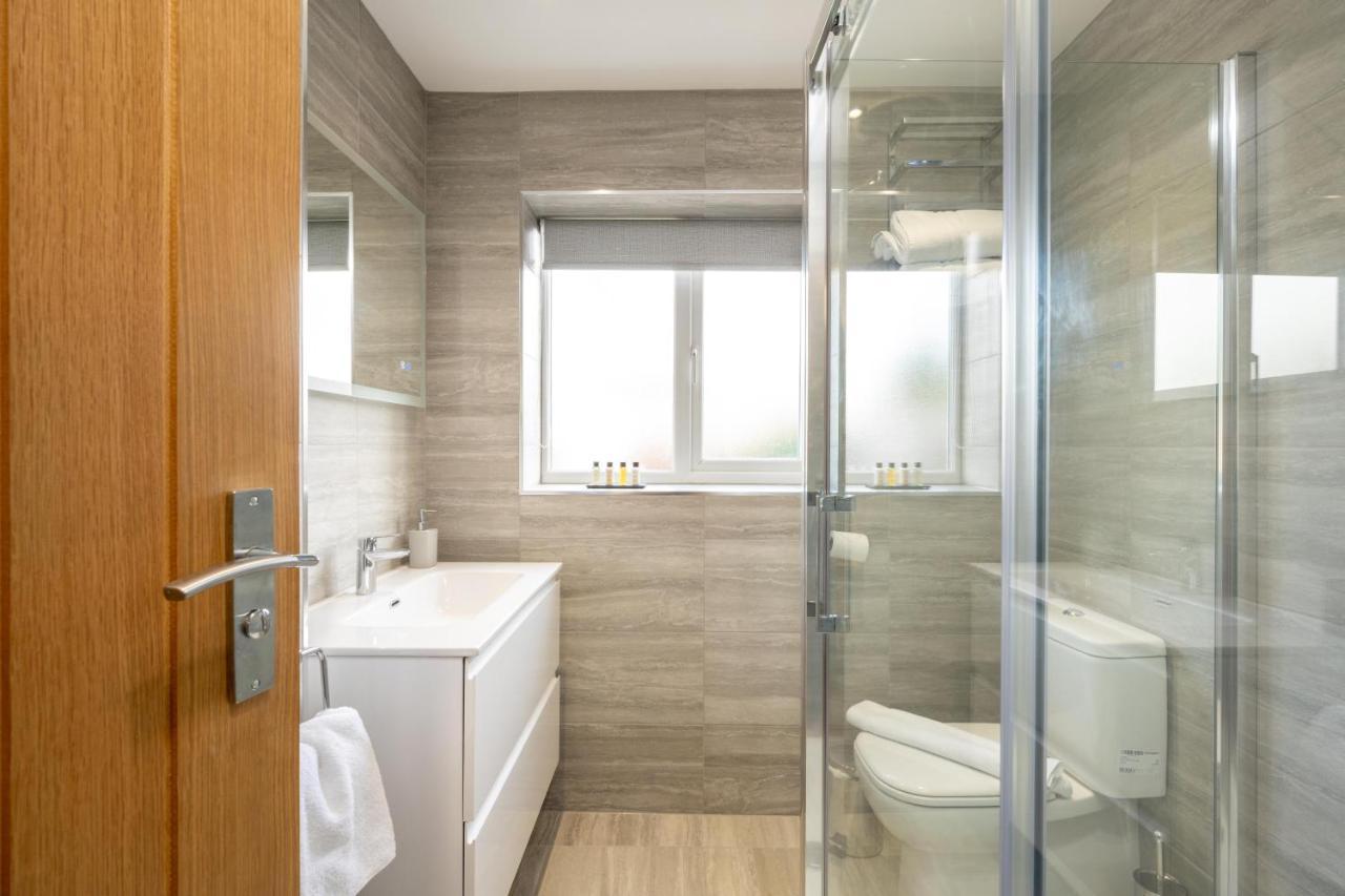 The Oaklands - Luxury Spacious 6-Bed, Near Solihull, Birmingham City, Jlr, Nec, Airport, Resorts World, Hs2 ภายนอก รูปภาพ