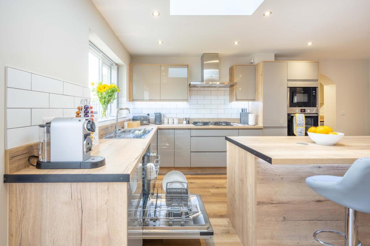 The Oaklands - Luxury Spacious 6-Bed, Near Solihull, Birmingham City, Jlr, Nec, Airport, Resorts World, Hs2 ภายนอก รูปภาพ